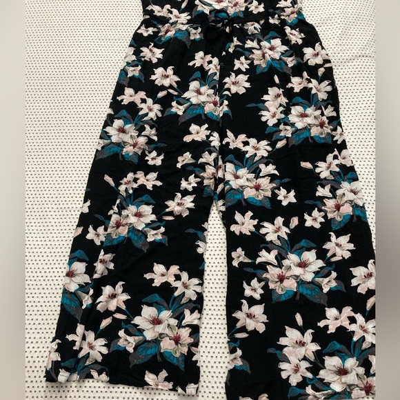 🦋AÉROPOSTALE   Floral V-Neck Jumpsuit Size : Small - Picture 3 of 16